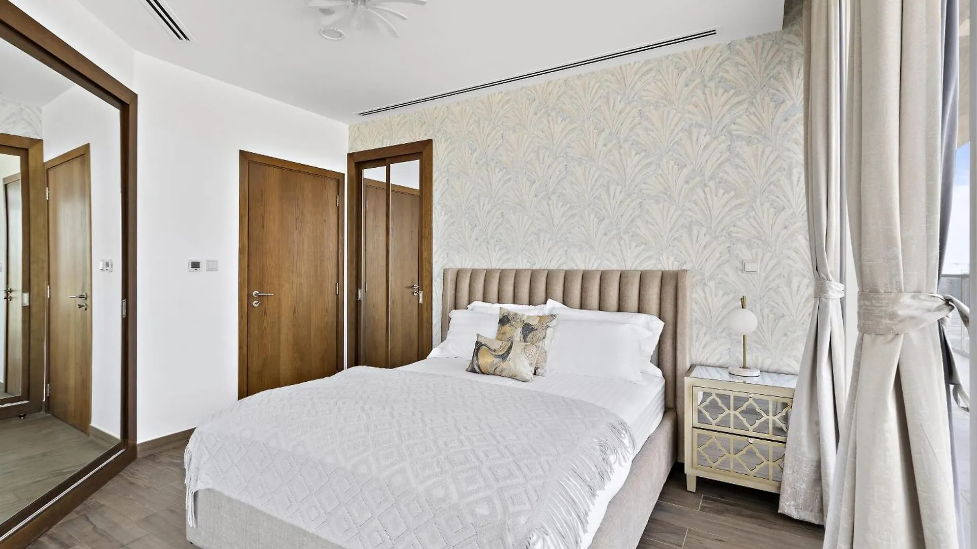Apartment Vayk - Bright 4 Bd Penthouse With Spacious Terrace Dubai