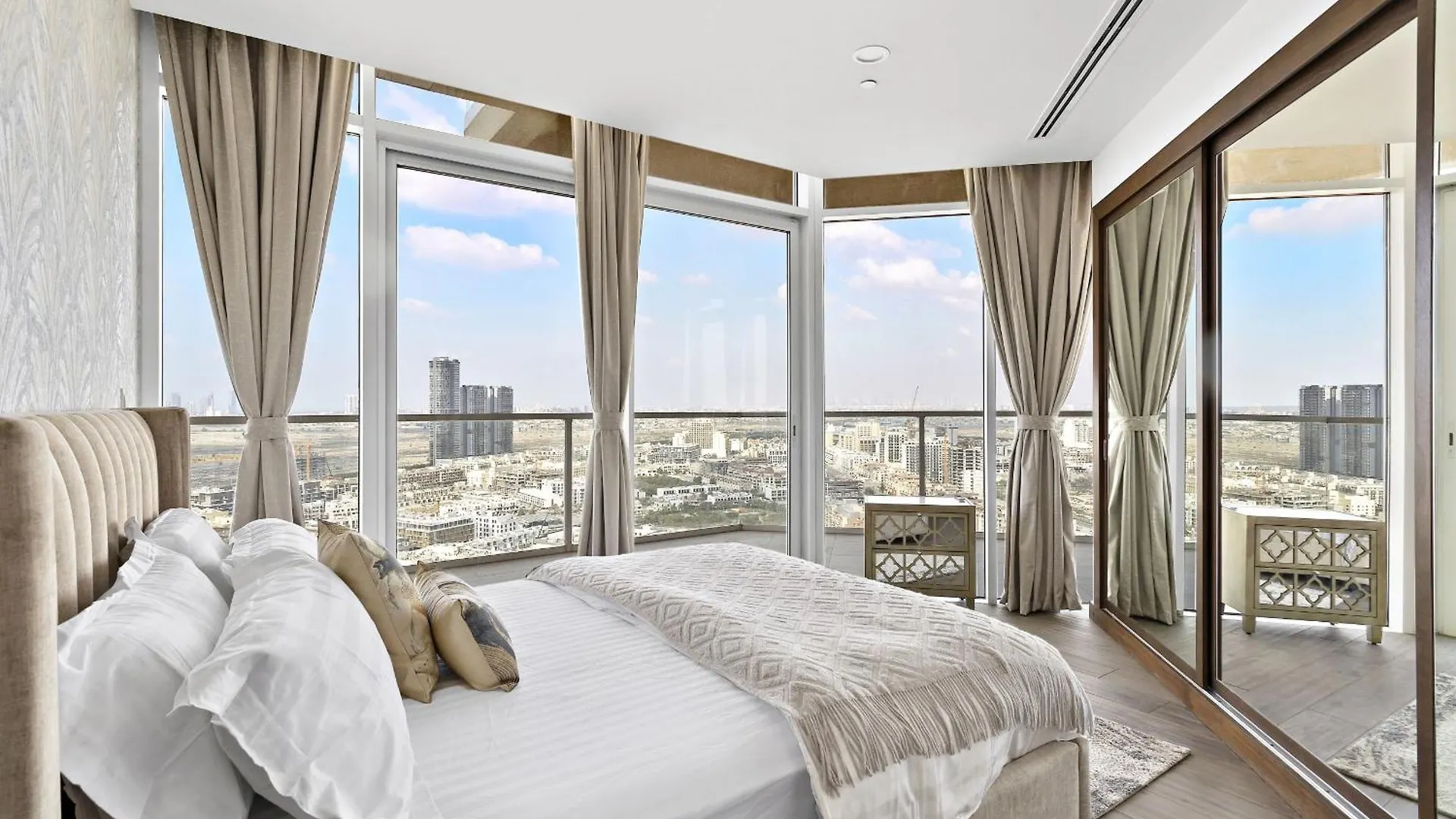 Apartment Vayk - Bright 4 Bd Penthouse With Spacious Terrace Dubai