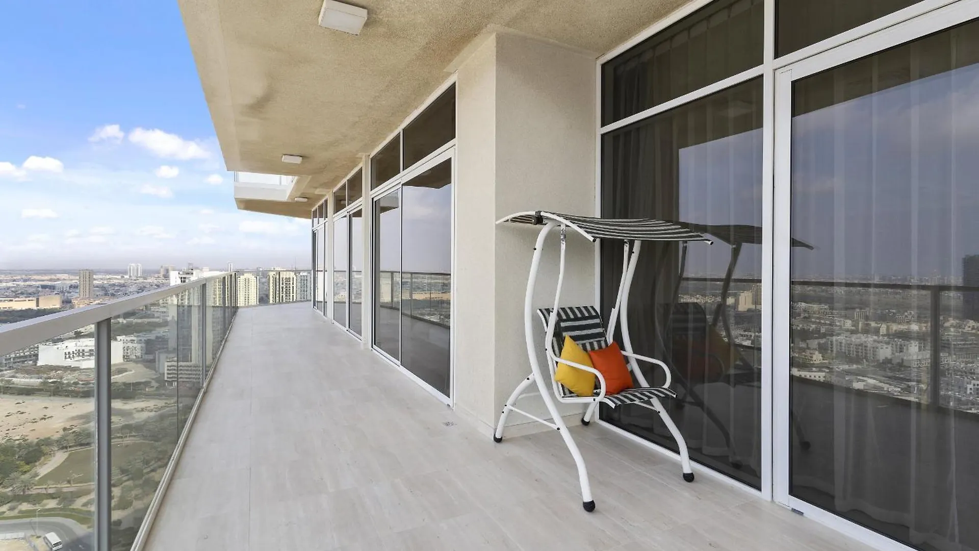 Vayk - Bright 4 Bd Penthouse With Spacious Terrace Dubai