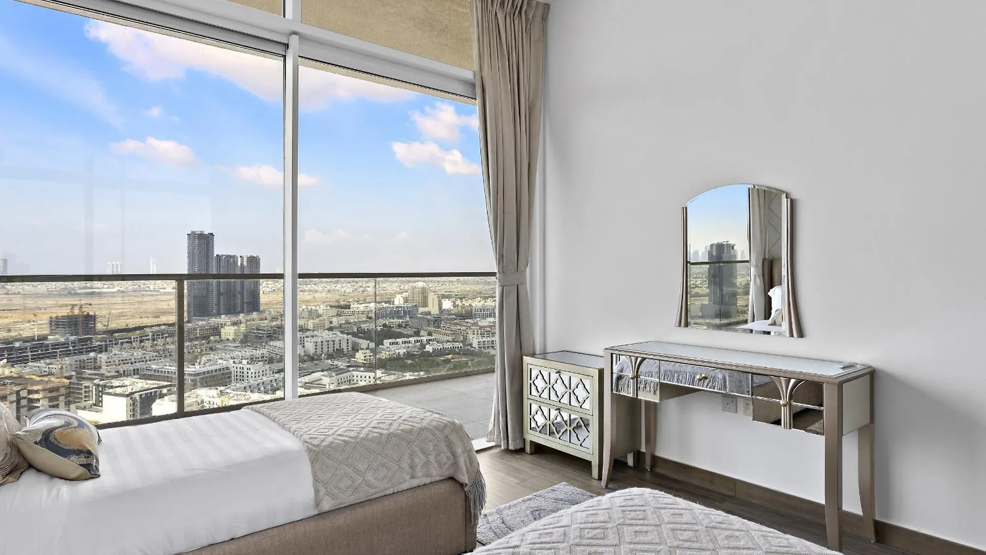 Apartment Vayk - Bright 4 Bd Penthouse With Spacious Terrace Dubai United Arab Emirates