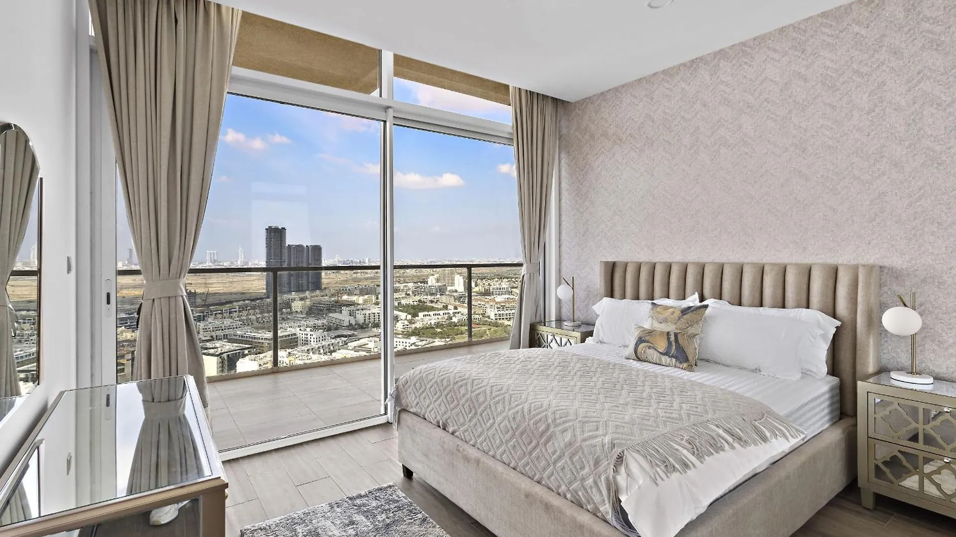 Apartment Vayk - Bright 4 Bd Penthouse With Spacious Terrace Dubai